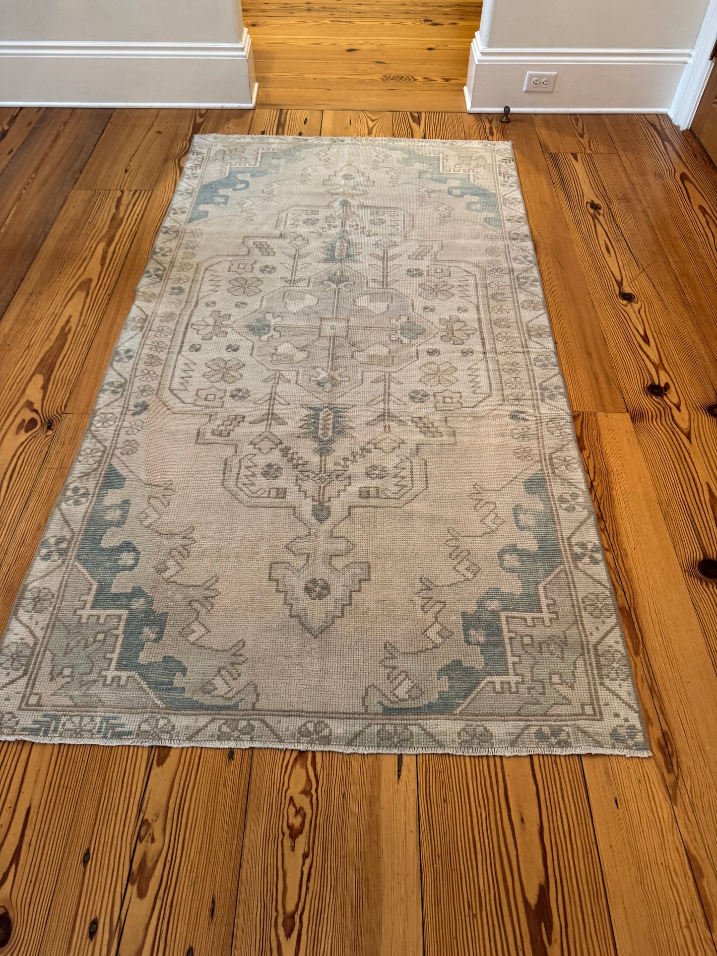 4' x 7'7" Area Rug