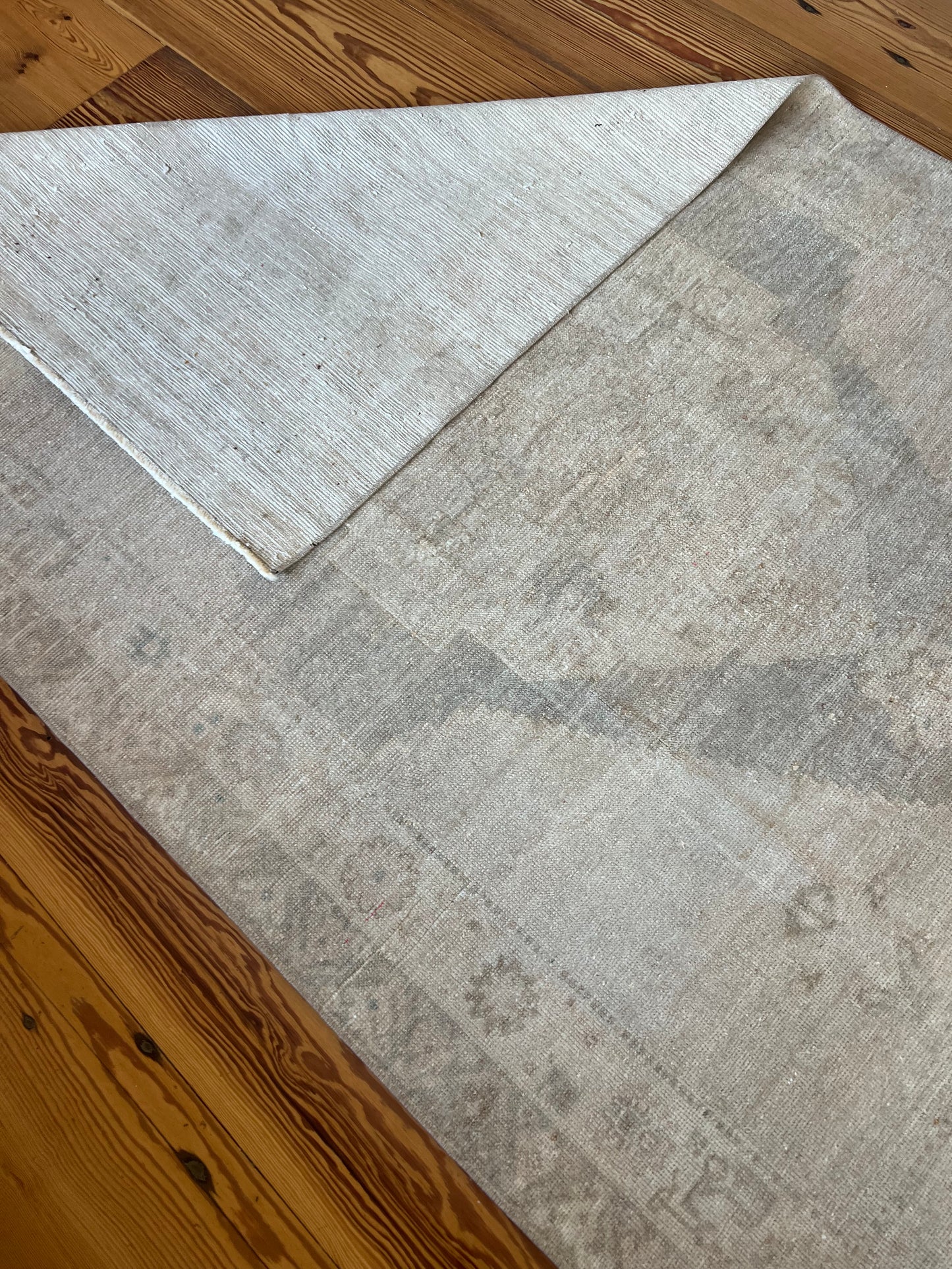4'2" x 7' Area Rug with Brown and Gray