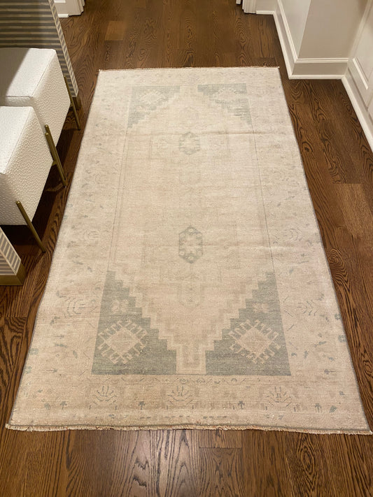 3’8”x6’11” Vintage Oushak Area Rug